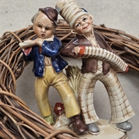 to-gutter-med-hatte-harmonika-tvaerfloejte-gademusikanter-gammel-porcelaensfigur-skulptur
